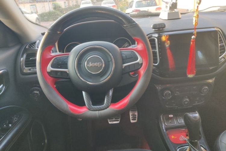 Used Jeep Compass 2017 200T Automatic Prestige Edition Steering Wheel