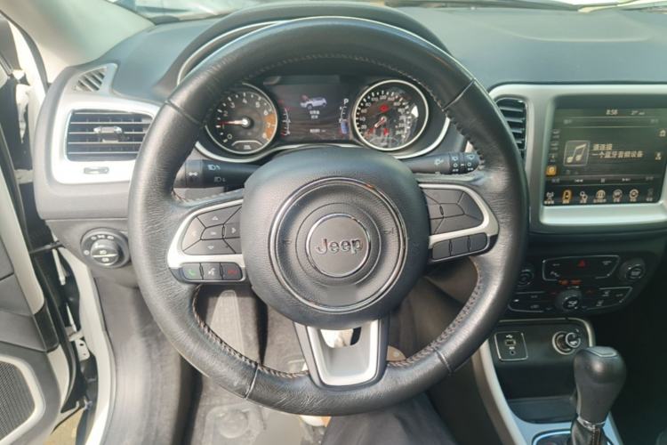 Used Jeep Compass 2017 200T Automatic Family Edition Steering Wheel