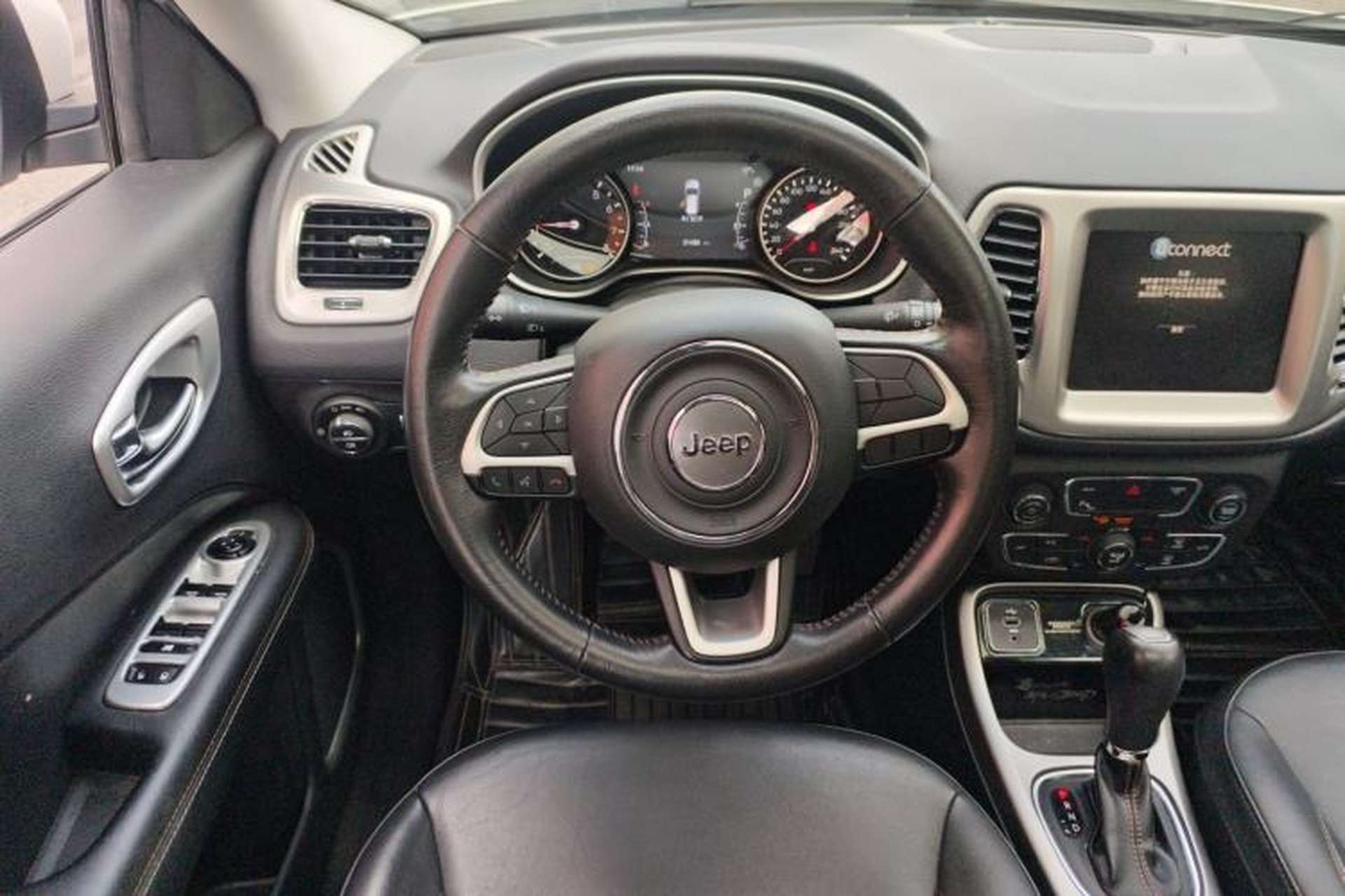 Used Jeep Compass 2017 200T Automatic Family Edition Steering Wheel