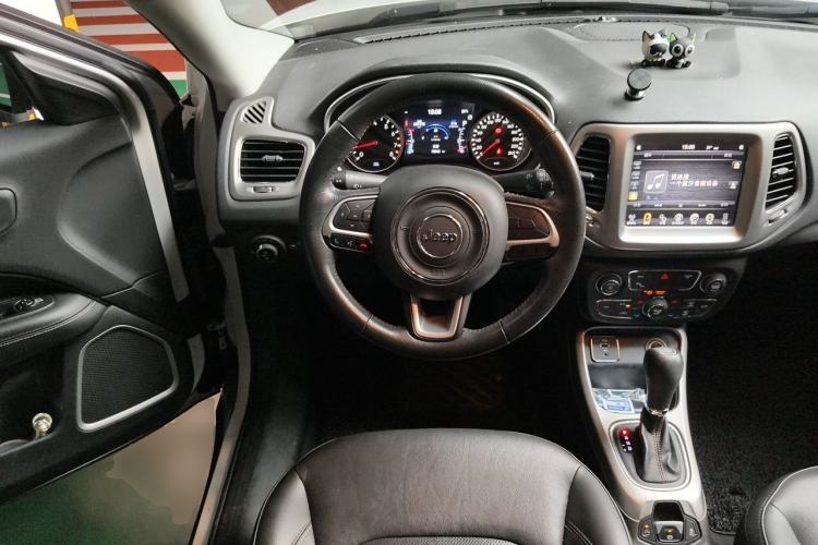 Used Jeep Compass 2017 200T Automatic Family Edition Steering Wheel