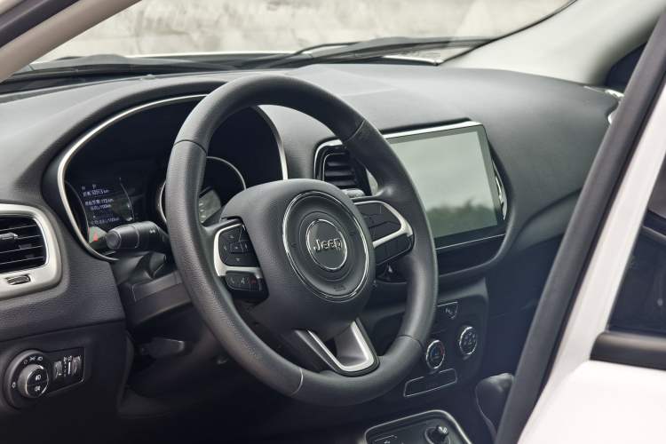 Used Jeep Compass 2017 200T Automatic Enjoyment Version Steering Wheel