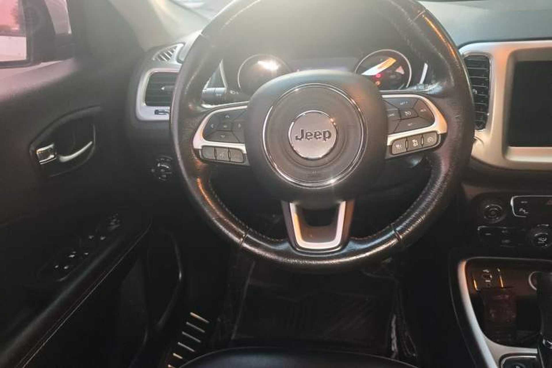 Used Jeep Compass 2017 200T Automatic Family Edition Steering Wheel