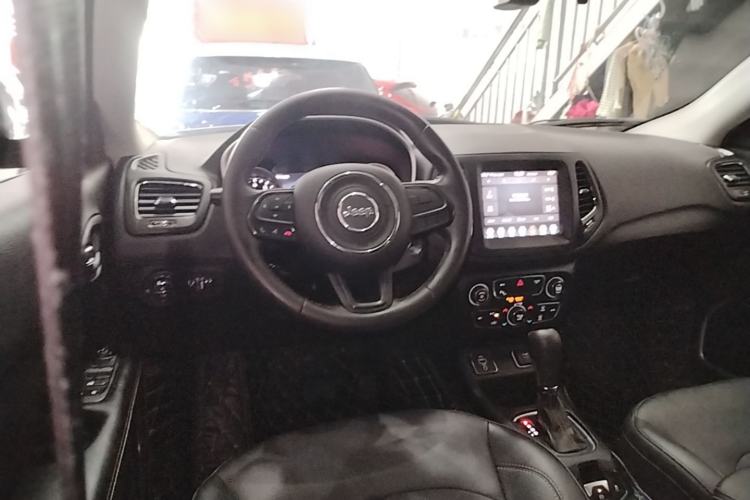 Used Jeep Compass 2017 200T Automatic Family Edition Steering Wheel