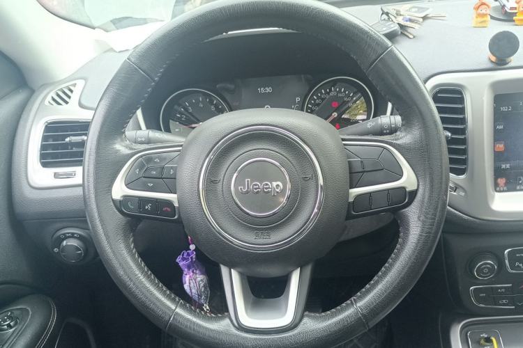 Used Jeep Compass 2017 200T Automatic Family Edition Steering Wheel