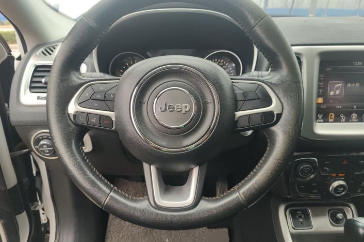 Used Jeep Compass 2017 200T Automatic Family Edition Steering Wheel
