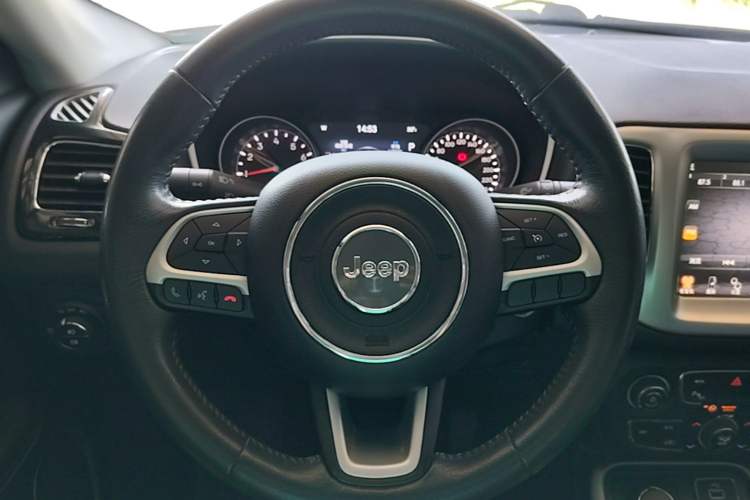 Used Jeep Compass 2017 200T Automatic Family Enjoyment Four-Wheel Drive Edition Steering Wheel