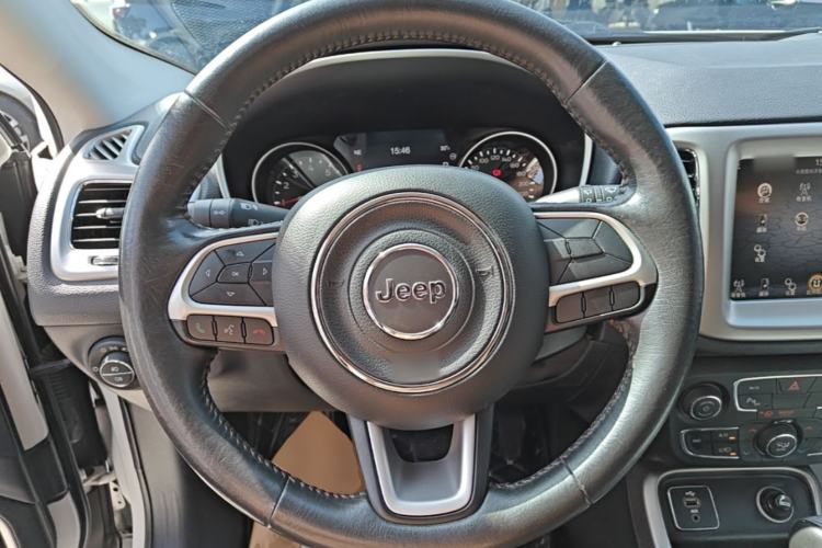 Used Jeep Compass 2017 200T Automatic Family Edition Steering Wheel