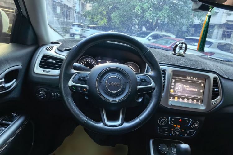 Used Jeep Compass 2017 200T Automatic Family Enjoyment Four-Wheel Drive Edition Steering Wheel