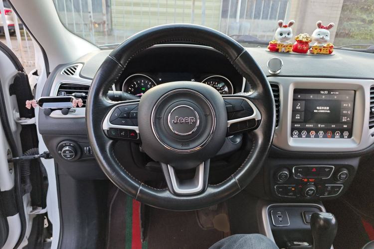 Used Jeep Compass 2017 200T Automatic Family Edition Steering Wheel