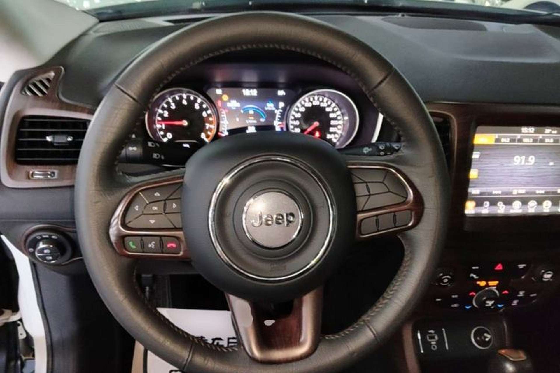 Used Jeep Compass 2017 200T Automatic Family Edition Steering Wheel