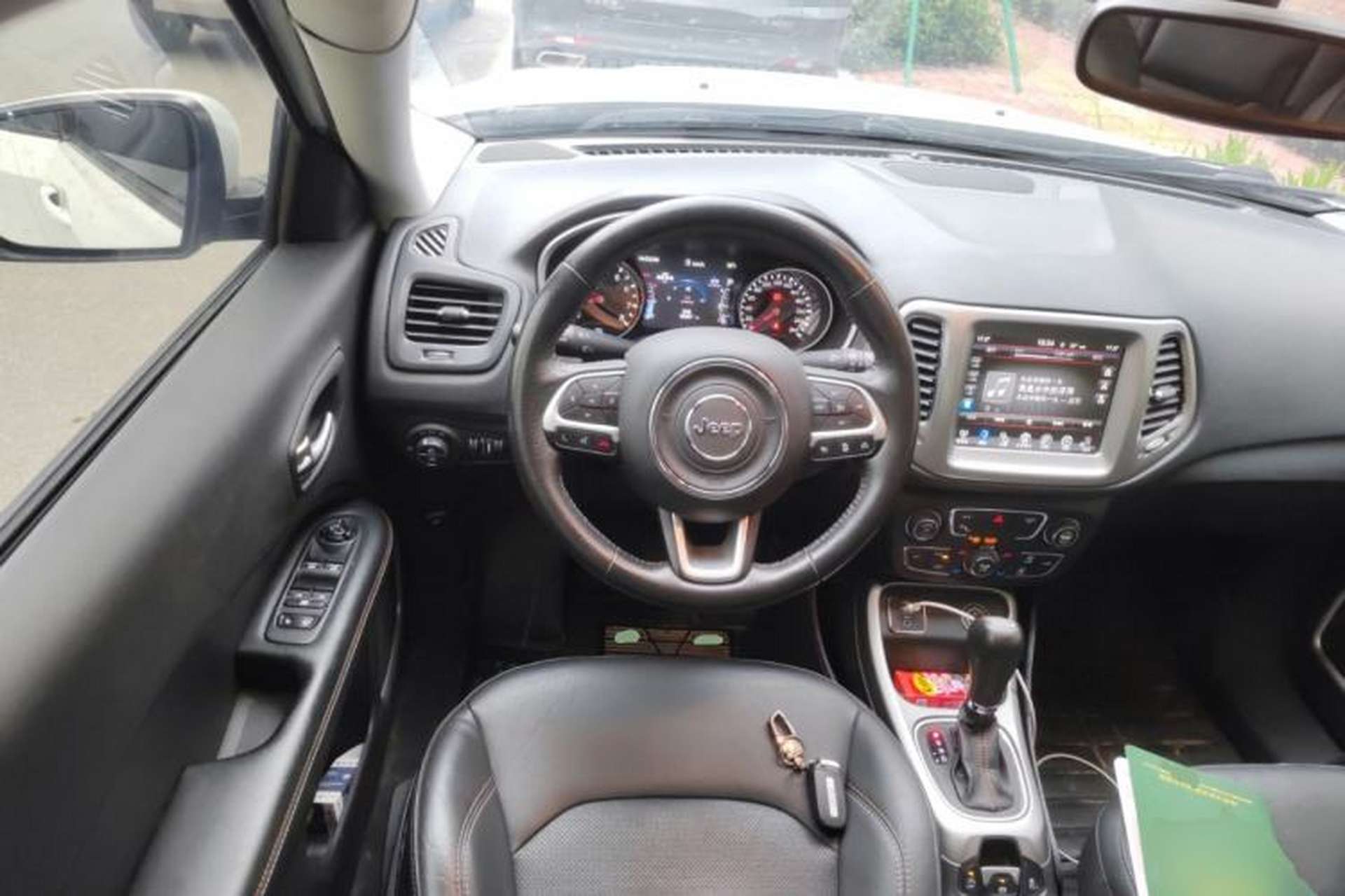 Used Jeep Compass 2017 200T Automatic Family Edition Steering Wheel