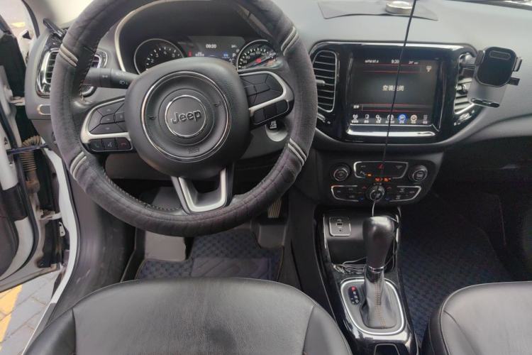 Used Jeep Compass 2017 200T Automatic Prestige Edition Steering Wheel