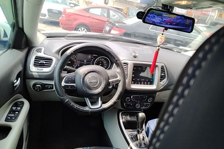 Used Jeep Compass 2017 200T Automatic Family Edition Steering Wheel