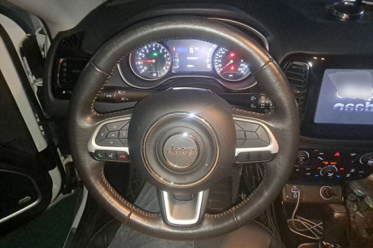 Used Jeep Compass 2017 200T Automatic Prestige Edition Steering Wheel