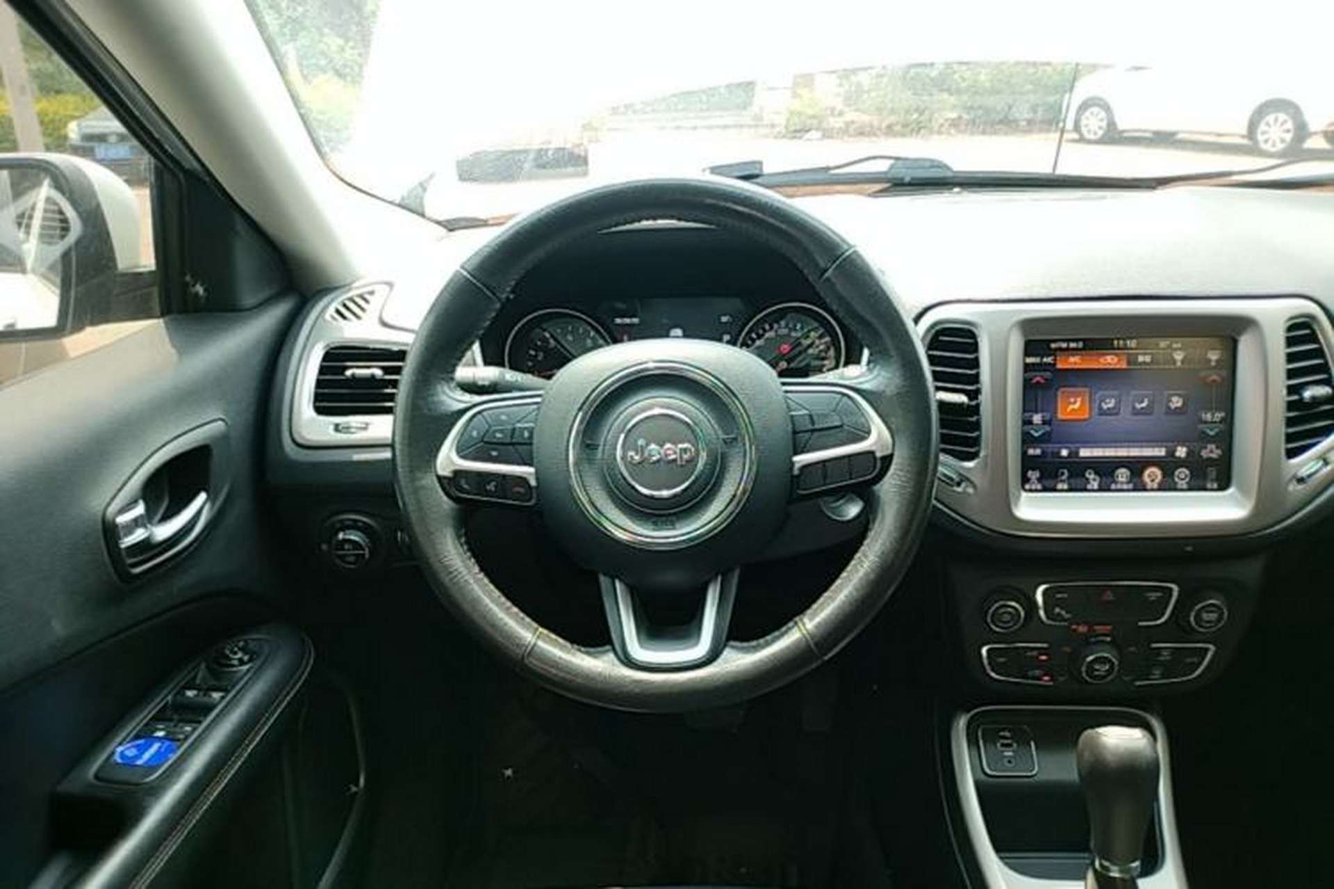 Used Jeep Compass 2017 200T Automatic Family Edition Steering Wheel