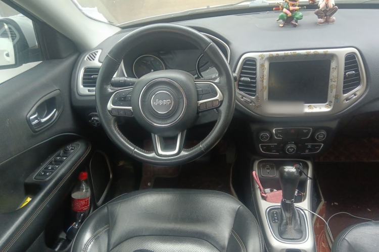 Used Jeep Compass 2017 200T Automatic Family Edition Steering Wheel
