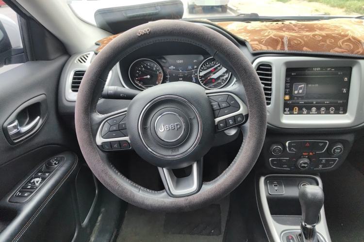 Used Jeep Compass 2017 200T Automatic Family Edition Steering Wheel