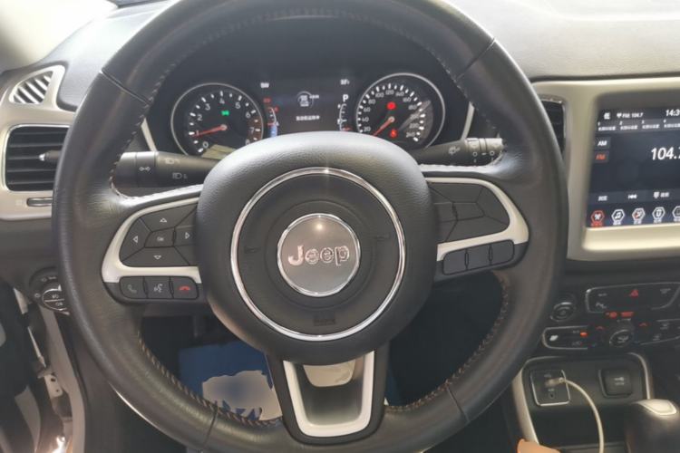Used Jeep Compass 2017 200T Automatic Family Edition Steering Wheel