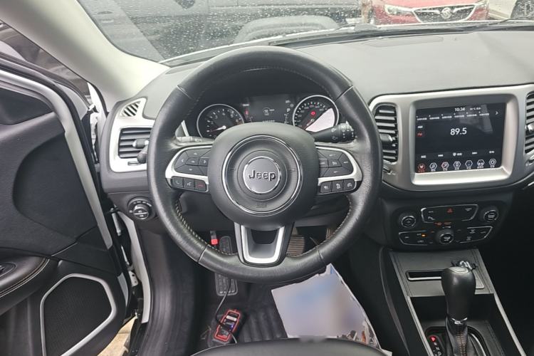 Used Jeep Compass 2017 200T Automatic Family Edition Steering Wheel