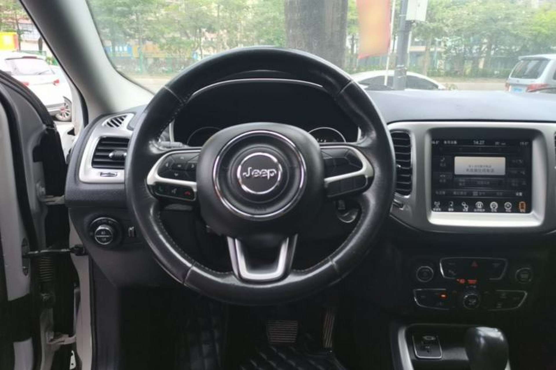 Used Jeep Compass 2017 200T Automatic Family Edition Steering Wheel