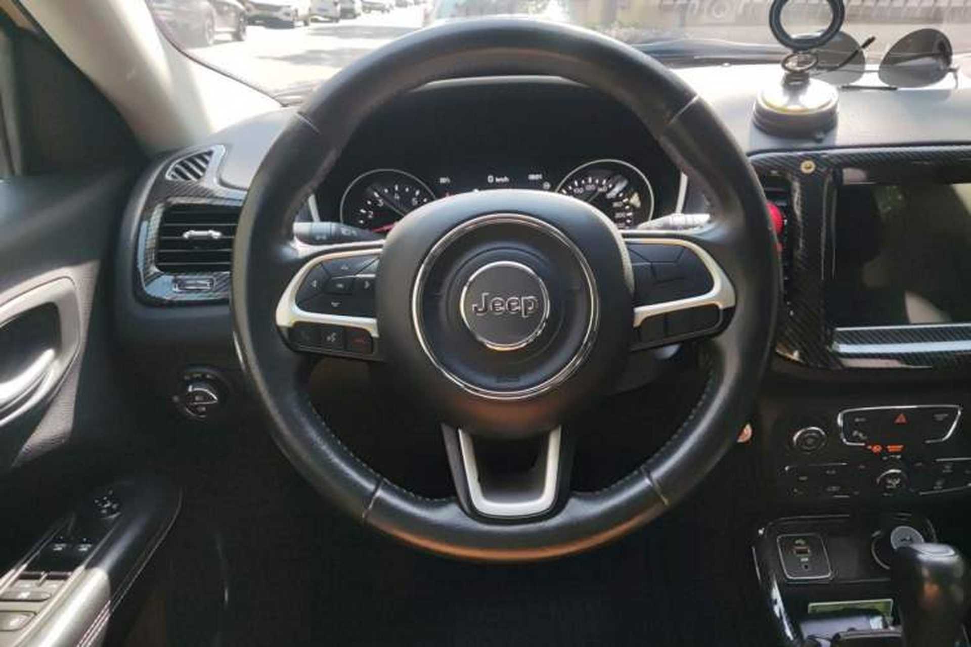 Used Jeep Compass 2017 200T Automatic Family Edition Steering Wheel