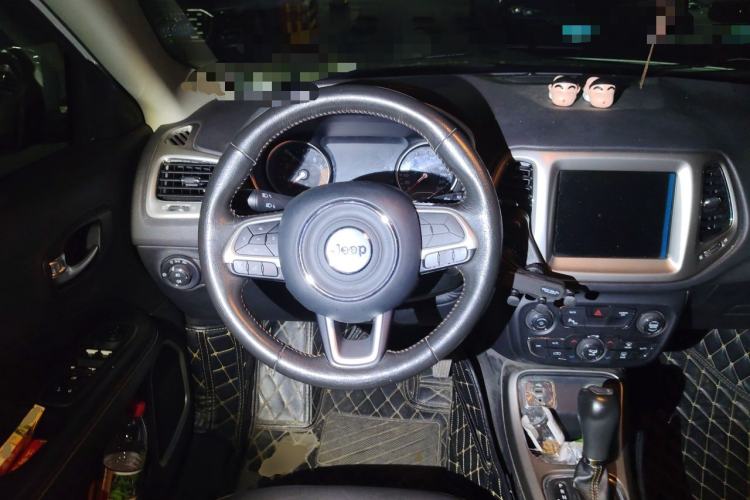 Used Jeep Compass 2017 200T Automatic Family Edition Steering Wheel