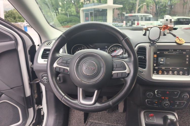 Used Jeep Compass 2017 200T Automatic Family Edition Steering Wheel