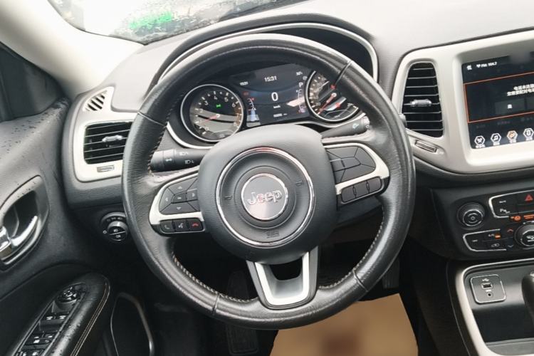 Used Jeep Compass 2017 200T Automatic Family Edition Steering Wheel