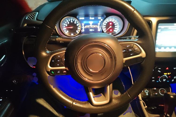 Used Jeep Compass 2017 200T Automatic Family Edition Steering Wheel