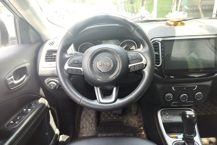 Used Jeep Compass 2017 200T Automatic Enjoyment Edition Steering Wheel