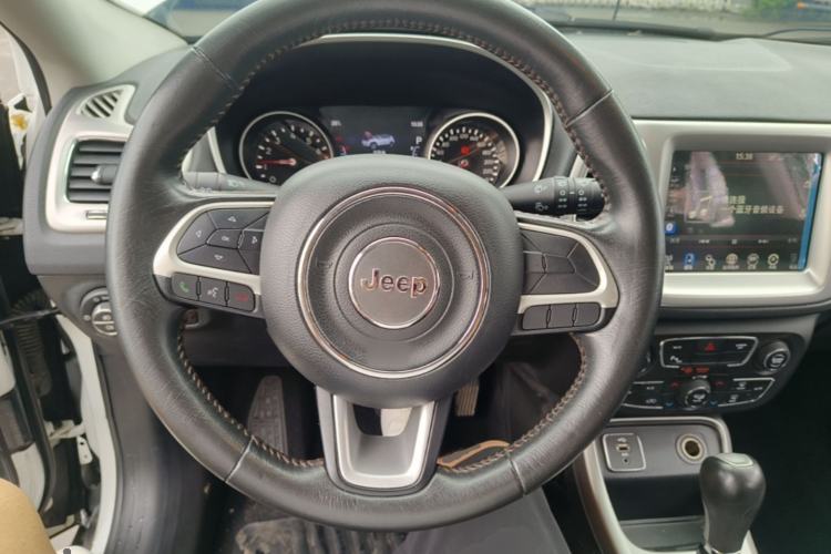 Used Jeep Compass 2017 200T Automatic Family Edition Steering Wheel