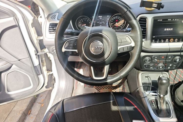 Used Jeep Compass 2017 200T Automatic Family Edition Steering Wheel