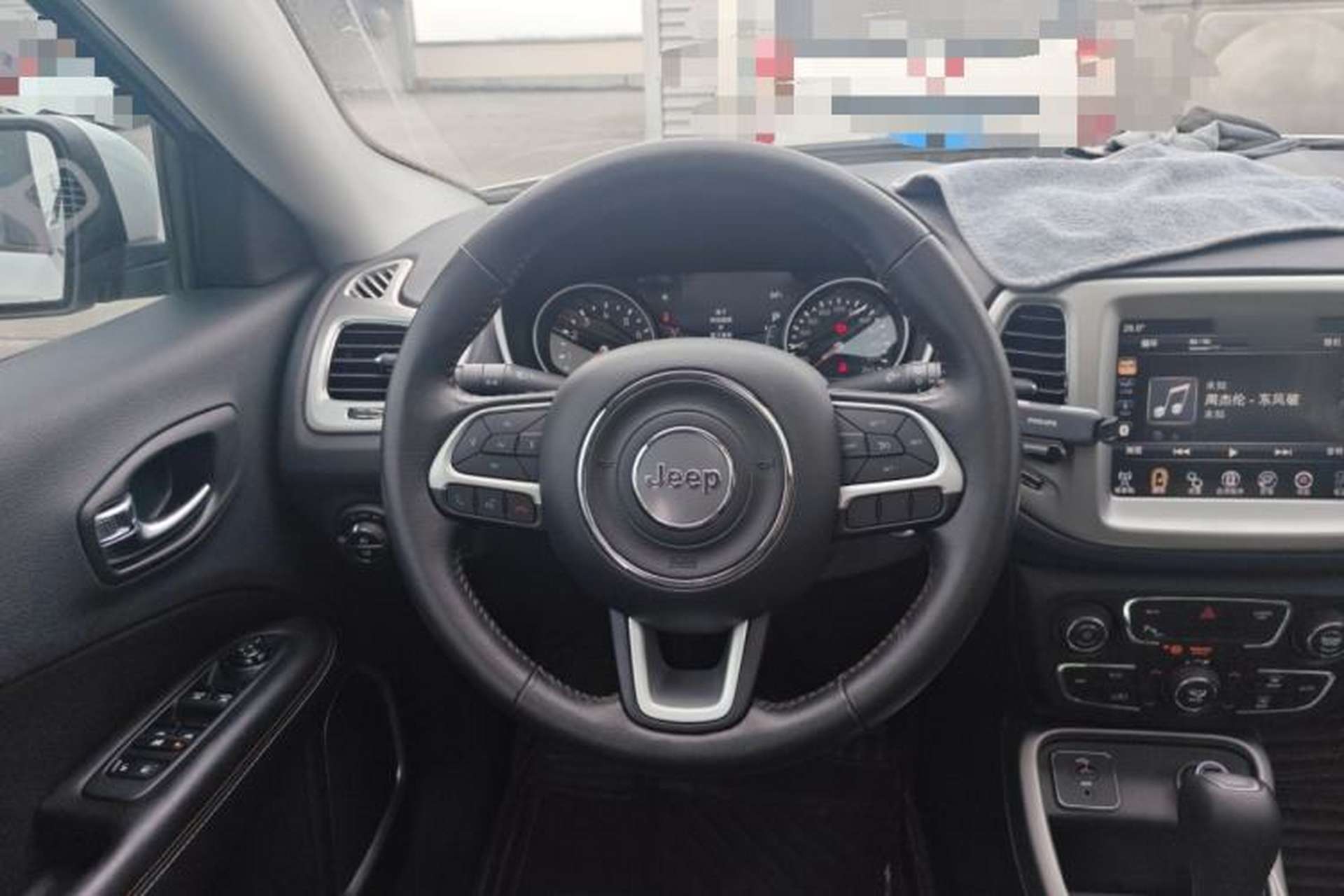 Used Jeep Compass 2017 200T Automatic Family Edition Steering Wheel