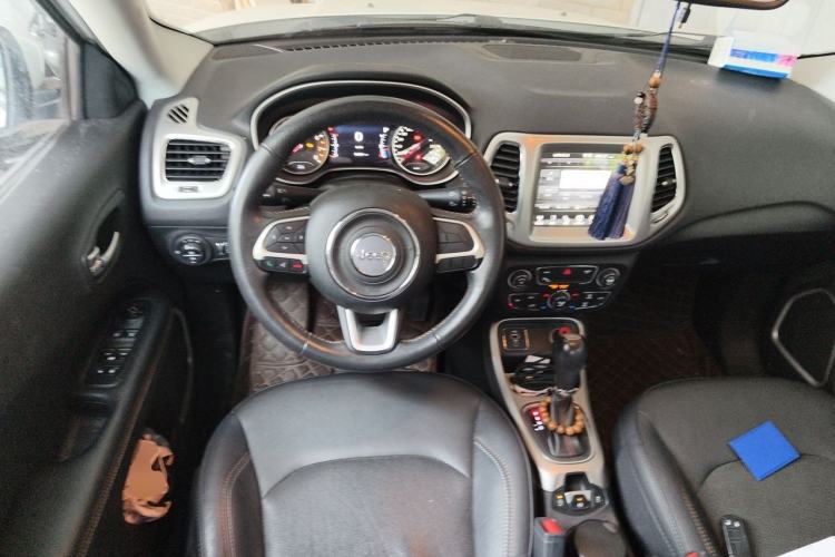 Used Jeep Compass 2017 200T Automatic Family Edition Steering Wheel