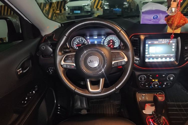 Used Jeep Compass 2017 200T Automatic Family Edition Steering Wheel