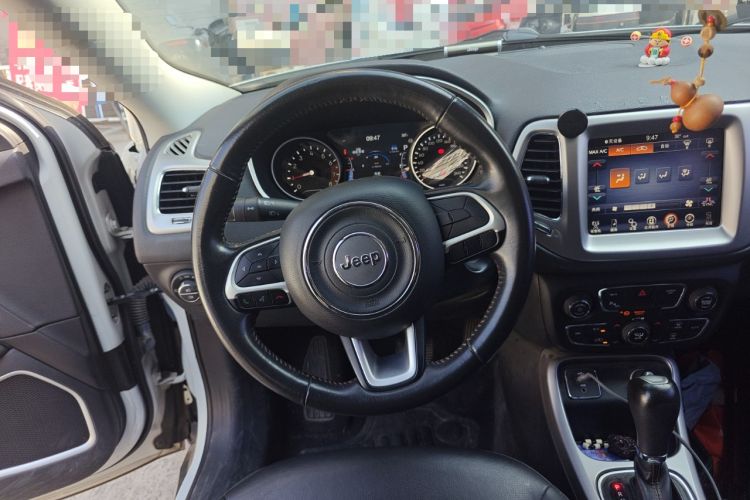 Used Jeep Compass 2017 200T Automatic Family Edition Steering Wheel