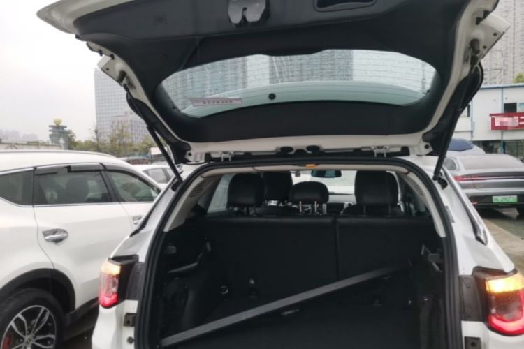 Used Jeep Compass 2017 200T Automatic Family Edition Trunk