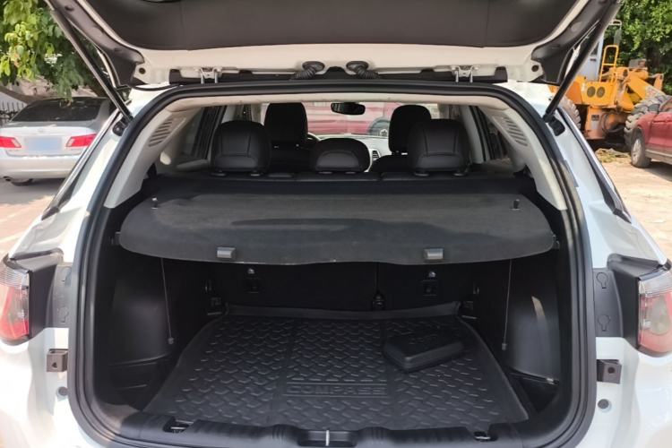 Used Jeep Compass 2017 200T Automatic Family Edition Trunk