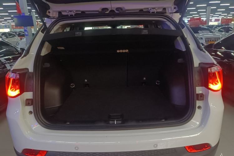 Used Jeep Compass 2017 200T Automatic Family Edition Trunk