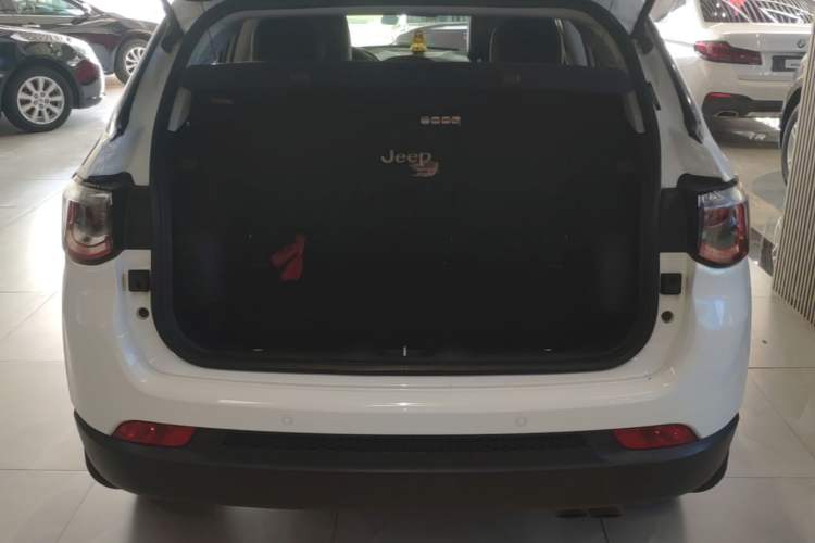 Used Jeep Compass 2017 200T Automatic Family Edition Trunk