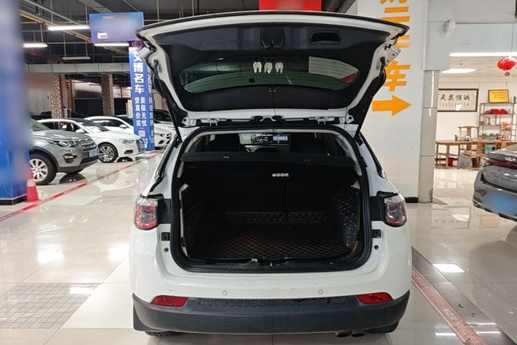 Used Jeep Compass 2017 200T Automatic Family Edition Trunk