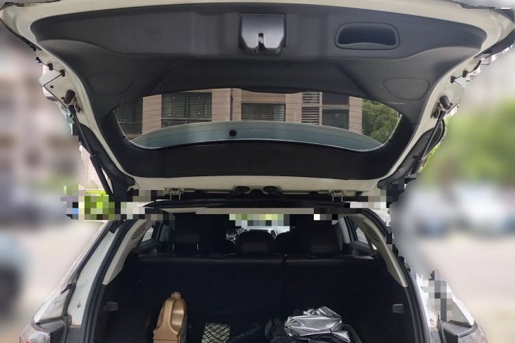 Used Jeep Compass 2017 200T Automatic Family Edition Trunk