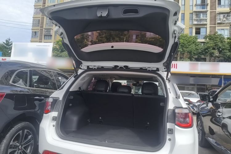 Used Jeep Compass 2017 200T Automatic Family Edition Trunk