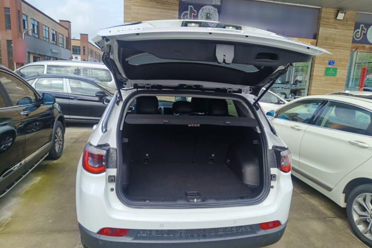 Used Jeep Compass 2017 200T Automatic Family Edition Trunk