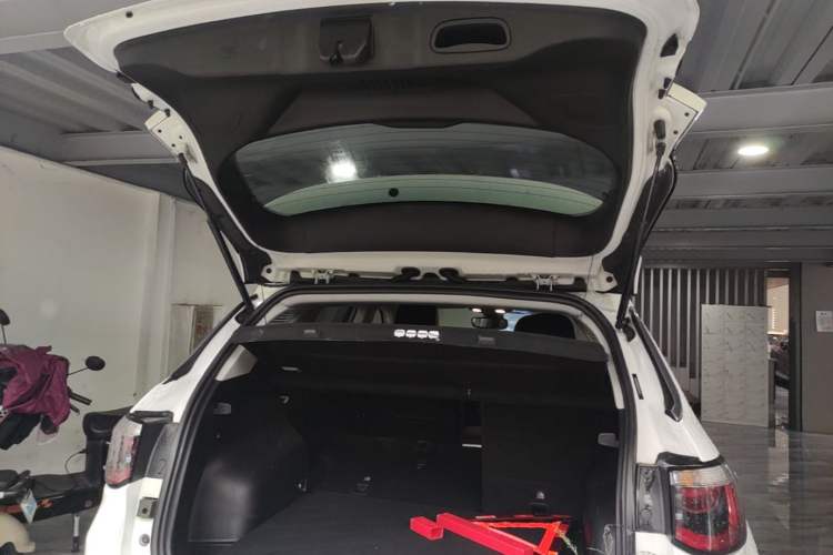 Used Jeep Compass 2017 200T Automatic Family Edition Trunk