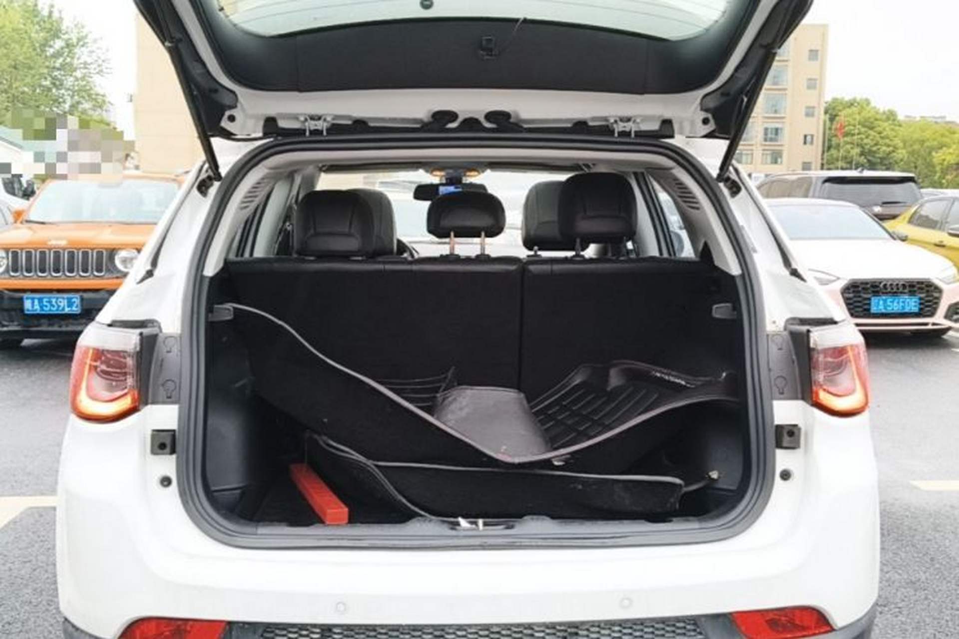 Used Jeep Compass 2017 200T Automatic Family Edition Trunk