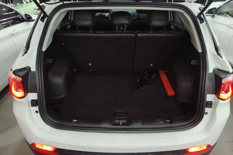 Used Jeep Compass 2017 200T Automatic Family Edition Trunk