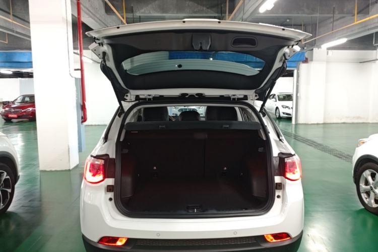 Used Jeep Compass 2017 200T Automatic Family Edition Trunk
