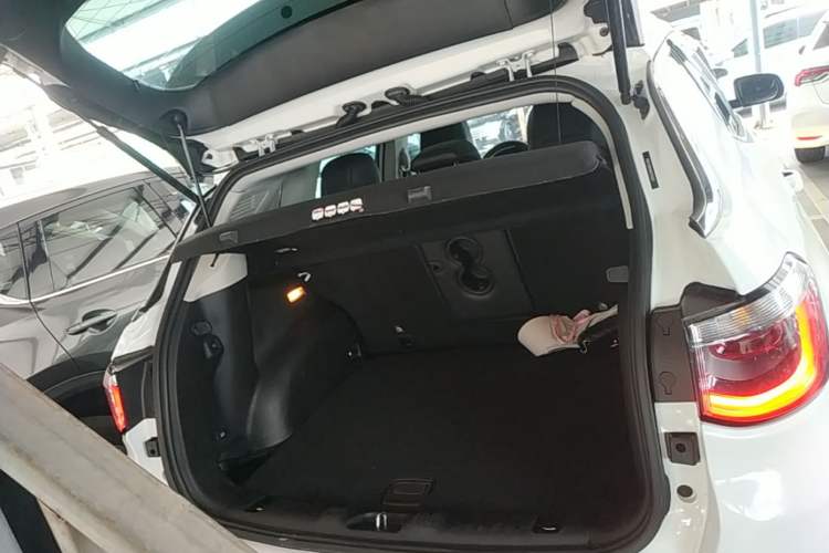 Used Jeep Compass 2017 200T Automatic Prestige Edition Trunk