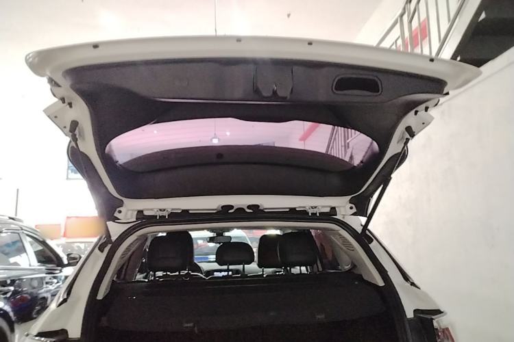 Used Jeep Compass 2017 200T Automatic Family Edition Trunk